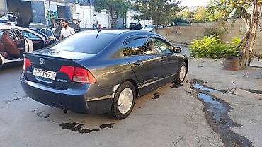 Honda: Honda Civic: 1.3 l | 2006 il Sedan — 3