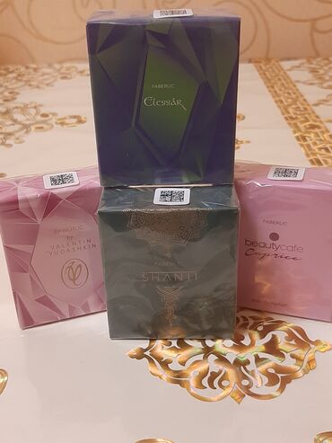 faberlic etirleri qiymetleri: Faberlik ətirləri 30 ml. Valentin Yudashkin, Beautycafe Caprice