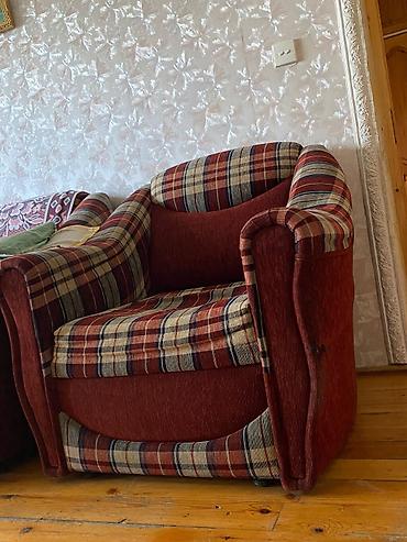 klasik divan: Qonaq otağı üçün yumşaq mebel dəsti - Tərkib: 1 ədəd üçnəfərlik divan — 3