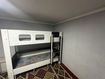 кровать для подростка: Двуспальная кровать, Б/у, Без матраса, длина - 175 см