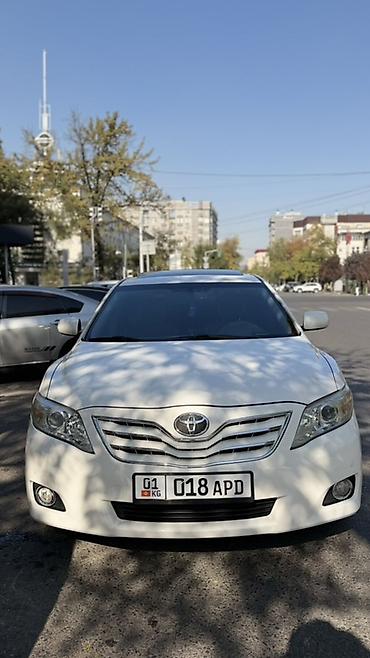 Toyota Camry: 2010 г., 2.5 л, Типтроник, Бензин, Седан at lalafo.kg Toyota Camry: 2010 г., 2.5 л, Типтроник, Бензин, Седан