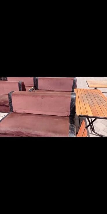 Digər mebel: 14 eded islenmis divan satilir.Uzune cexol cekmek lazimdi.qiymeti 350