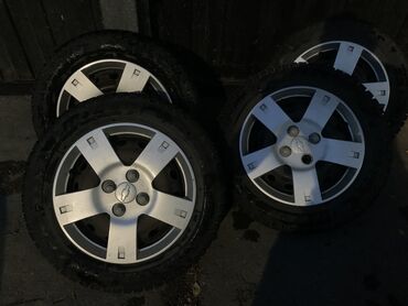 farmerke kupljenje pre dve nedelje broj: PIRELLI - Zimske gume sa celicnim felnama 185/60/14 Koriscene dve