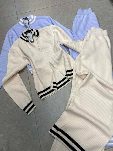 Kompleti: Twin set 🌸
Vel : ( univerzalna ) 🔝
Cena : 3500 din 🔥 na lalafo.rs — 5 Kompleti: Twin set 🌸
Vel : ( univerzalna ) 🔝
Cena : 3500 din 🔥 — 5