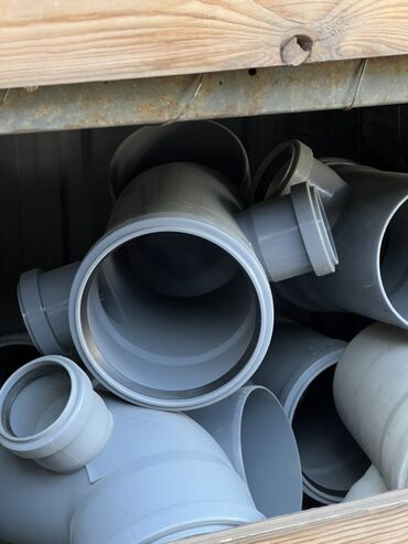 фитинги для пластиковых труб: Тройник, Материал: Пластик, Диаметр резъбы: 110 мм