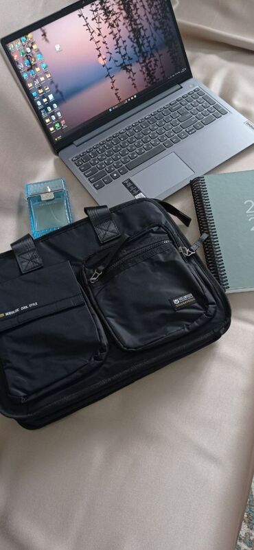 сумка для ноутбука и документов: Портфель от Volunteer. Выполнен из качественного материала. Идеально