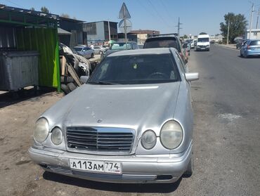домик на колесо: Mercedes-Benz E-Class: 1998 г., 2 л, Автомат, Бензин, Седан