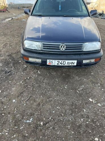 Volkswagen Vento: 1994 г., 1.8 л, Механика, Бензин, Хэтчбэк