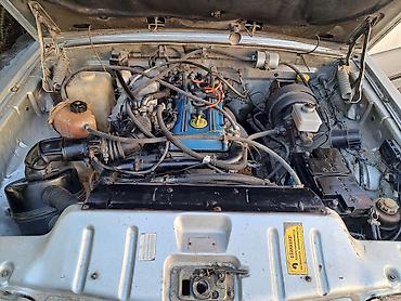 RAZILAŞMA YOLU İLƏ GAZ Volga ZMZ – benzinli, arxaötürməli. Gümüşü