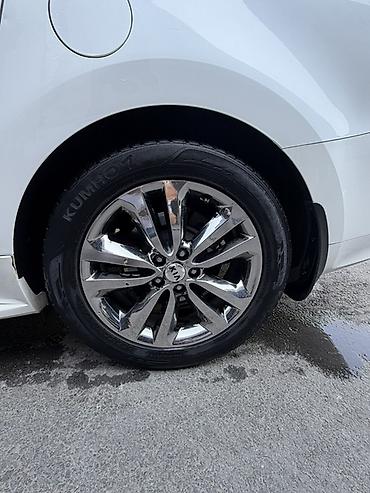 210 белый: Kia Carnival: 2017 г., 2.2 л, Автомат, Дизель, Минивэн — 4