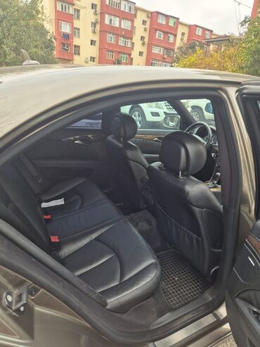 Mercedes-Benz: Mercedes-Benz E 230: 2.5 l | 2007 il Sedan — 6