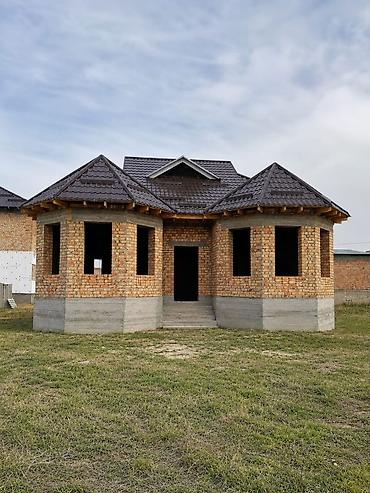 бункер цена: Продаётся кирпичный дом с участком. Находится в селе Новопокровка по — 1