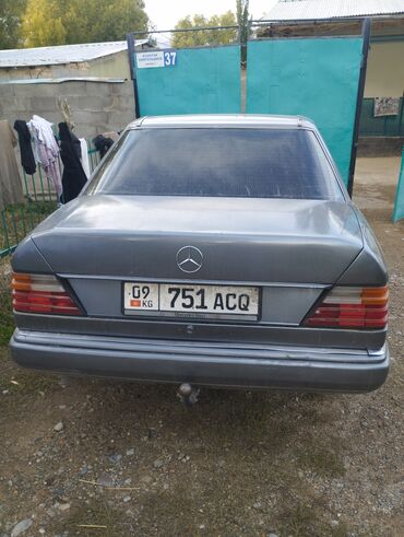 шильдик мерс: Mercedes-Benz 200: 1991 г., 2 л, Механика, Бензин