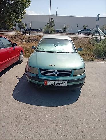 бир: Volkswagen Passat: 1992 г., 1.8 л, Кол менен иштөөчү, Бензин, Седан — 2