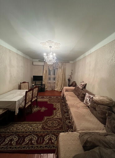 Uzunmüddətli kirayə mənzillər: Kirayə verilir: Gəncə şəhəri, Aqrarın Mexanizasiya və Baytarlıq — 1