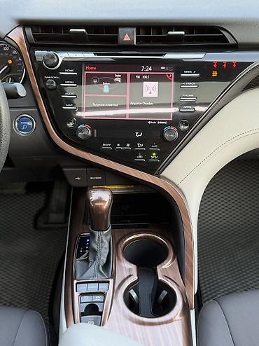 chrysler pacifica: Toyota Camry: 2020 г., 2.5 л, Вариатор, Гибрид, Седан — 10