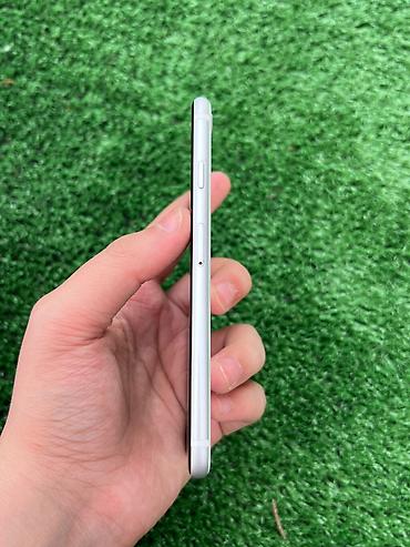 Apple iPhone: IPhone SE 2020, 64 GB, Ağ — 1