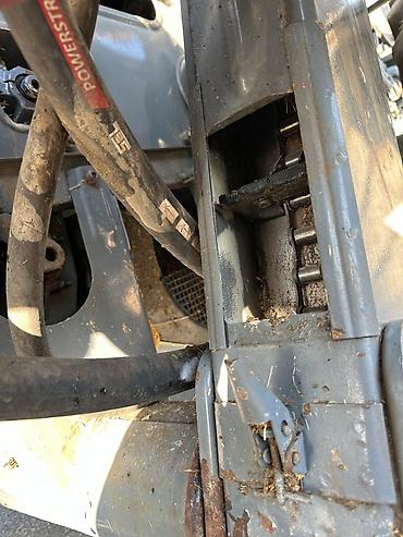 Зерноуборочные комбайны: Зерноуборочный комбайн Ростсельмаш. - Полноразмерная жатка с — 24