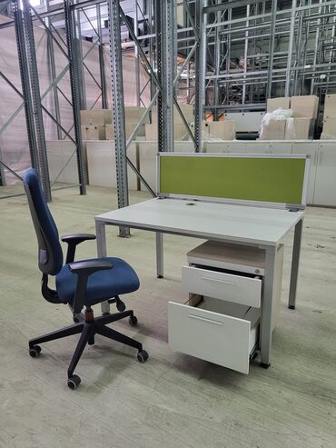 navlaka za odelo: Kancelarijski komplet sastoji se od : steelcase stolice steelcase