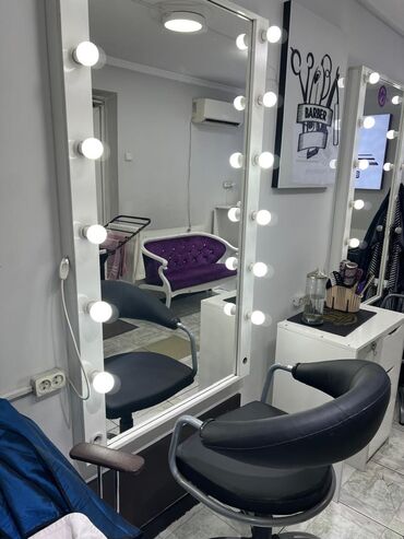 Другое оборудование для салонов красоты: Продаются зеркала с подсветкой 80/160см - Витрина Диа- Можете