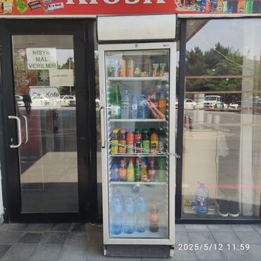Vitrin soyuducu satılır 480 azn. Ünvan Əhmədli 4292 Ayten🌛