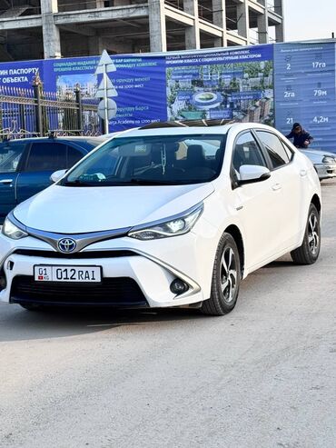 Toyota: Toyota Corolla: 2018 г., 1.8 л, Робот, Гибрид, Седан