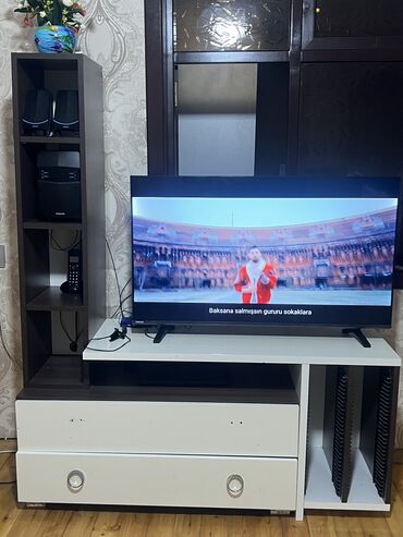 alcipandan televizor alti: İşlənmiş, Düz TV altlığı, Polkalı, Türkiyə