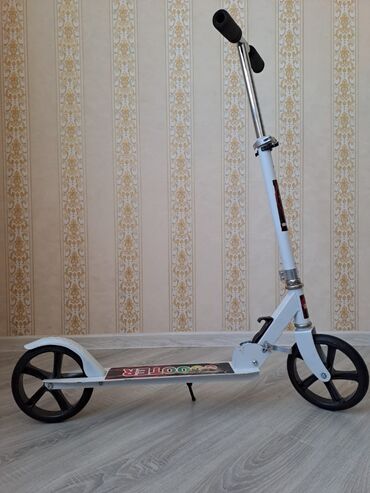 Информатика: Skuter 25 manat