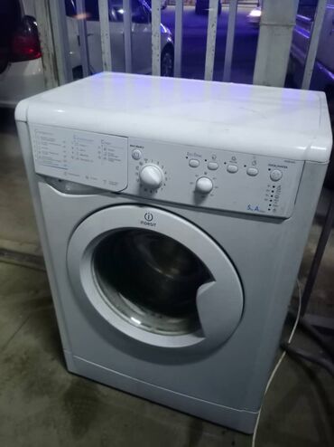 табылга бытовая техника: Кир жуучу машина Indesit, Автомат, 5 кг чейин