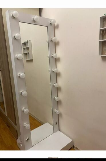 Mətbəx mebeli: Ağ rəngdə olan mətbəx mebeli dəsti. Qaz plitəsi və aspirator üçün — 22