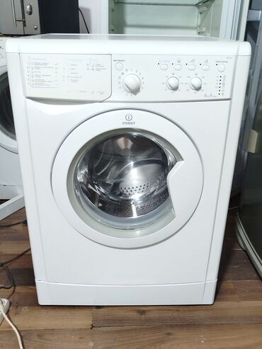 Paltaryuyan maşınlar: Paltaryuyan maşın Indesit, 6 kq, İşlənmiş, Avtomat, Qurutma var, Kredit yoxdur, Pulsuz çatdırılma