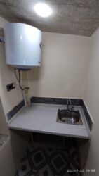 Uzunmüddətli kirayə mənzillər: Qarayevde 5/5 mertebesinde 1 otaqli ev komunal daxil 350 — 7