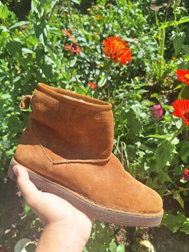 Gležnjače: Ženske kratke čizme – više modela Muške cipele. cena od 30 do 60 — 15