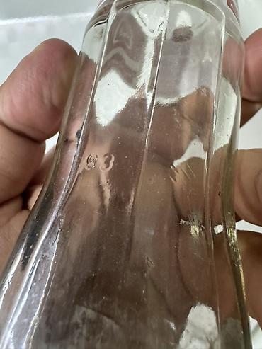 gürcü xengeli: Məhsul: Şüşə Coca‑Cola butulkası Təsvir: - Həcm: 0.25 L (etiketdə — 7
