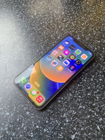 Apple iPhone: IPhone X, 64 GB, Qara, Face ID