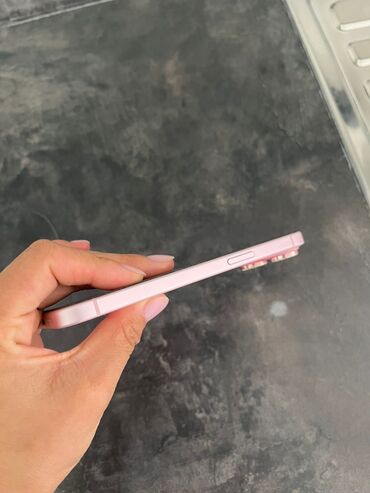айфон по дешевке: IPhone 15, Колдонулган, 128 ГБ, Күлгүн, Кулакчындар, Заряддоочу түзүлүш, Коргоочу айнек