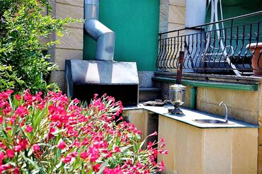 Günlük kirayə evlər: 750 kv. m, 7 otaqlı, Telefon, Kanalizasiya, Qaz — 25