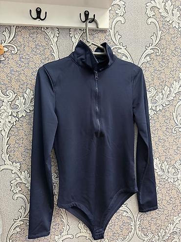 Qadın bədən köynəyi (bodysuit) – tünd lacivərt - Model: uzunqol