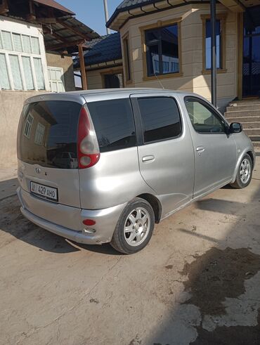 Toyota: Toyota Yaris Verso: 2000 г., Механика, Бензин, Минивэн — 7
