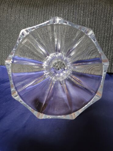 Vaze i saksije: Vaza, Staklo, Novo na lalafo.rs — 13 Vaze i saksije: Vaza, Staklo, Novo — 13