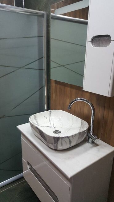 Uzunmüddətli kirayə mənzillər: Qrand heyatda menzil icareye verlir sahibindən. 900 MAN qiyməti - — 10