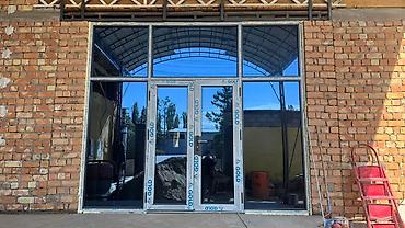 Пластиковые окна на заказ: Пластиковое окно на заказ, Тип окна: Фасадные, Декоративные особенности: Декоративный переплет, Платная установка, Без рассрочки — 11