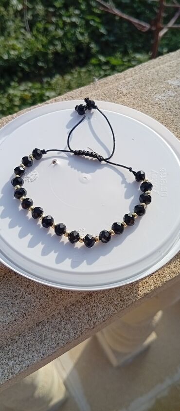 Yemək masaları, oturacaqları: Məhsul: Əl işi tənzimlənən bilərziklər Təsvir: - Rəngli kvadrat/kubr — 16