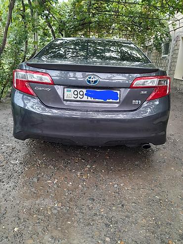 Toyota: Toyota Camry SE sedan - Korpus: sedan, qrafit/boz rəng - — 5