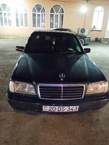 Mercedes-Benz: Mercedes-Benz C240 sedan - Kuzov: W202 sedan, qara rəng - Mühərrik — 1