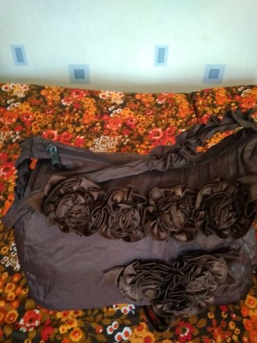сумка из ткани: Продаю женскую сумку(материал ткань)темно шоколадного цвета;внутри