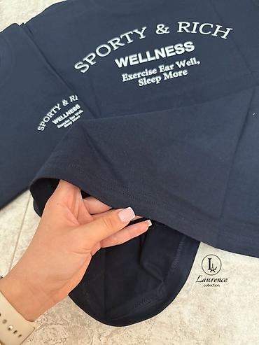 Футболки: Футболка Sporty & Rich “Wellness” (тёмно‑синяя) - Цвет: navy — 2
