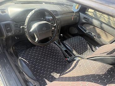механическая: Nissan Maxima: 1996 г., 2 л, Механика, Бензин, Седан — 7