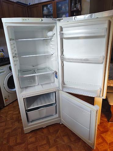 soyuducular 2 el: İşlənmiş 2 qapılı Indesit Soyuducu Satılır, rəng - Ağ, Dolab içi — 2