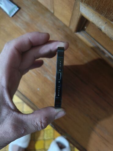 Apple iPhone: IPhone 13 Pro, Б/у, 128 ГБ, Alpine Green, Зарядное устройство, 83 % — 6